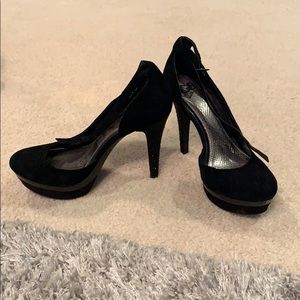 Gianni Bini Black Platform Heels.